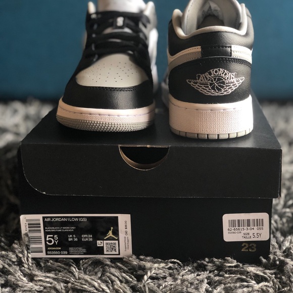 Jordan 1 Low Light Smoke Grey - Picture 4 of 4